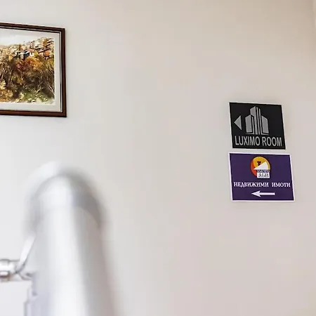 Luximo Apartment *